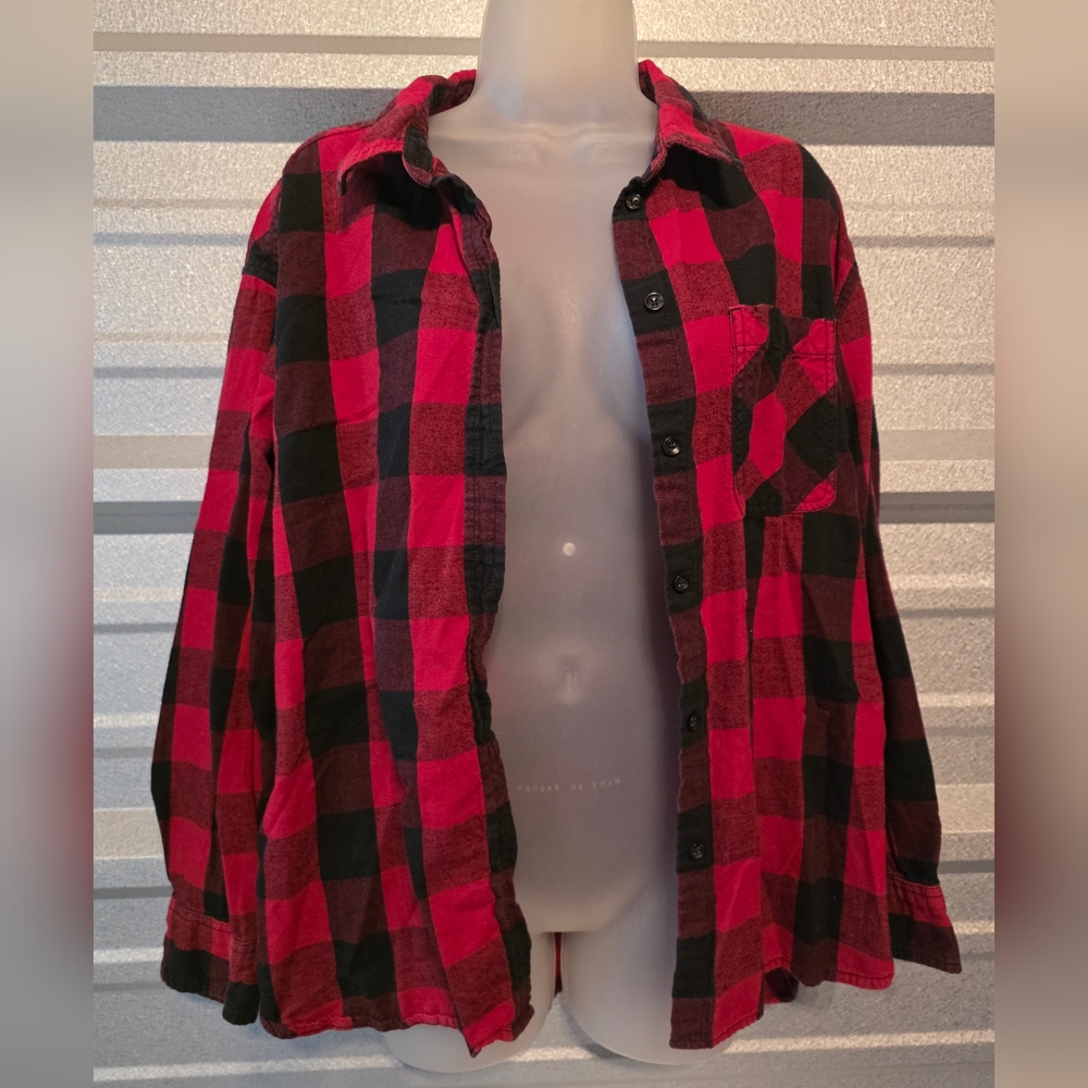 Time and Tru Red and Black Checkered Men's Shirt